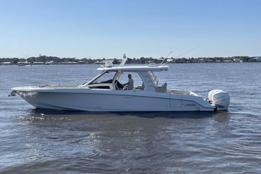 36' Boston Whaler 2019 Yacht For Sale